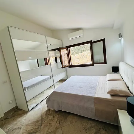 Red Bouganvillea Villa Nuragheddu