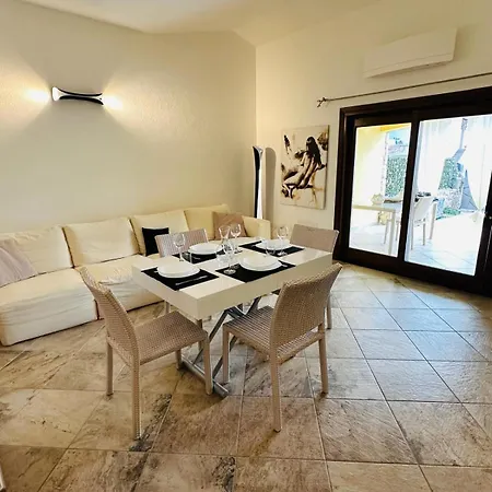 Red Bouganvillea * Nuragheddu