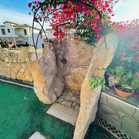 Red Bouganvillea Villa Nuragheddu