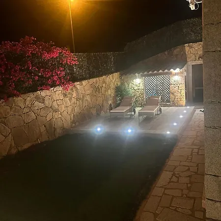 Red Bouganvillea Villa Nuragheddu