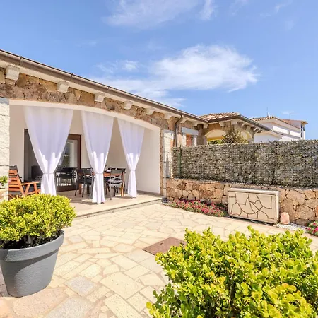 Balda-san Teodoro -lu Fraili Villa San Teodoro (Sardinia)